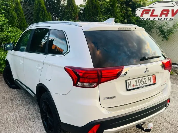 Mitsubishi Outlander 2.2 DI-D 4WD Automatik Plus