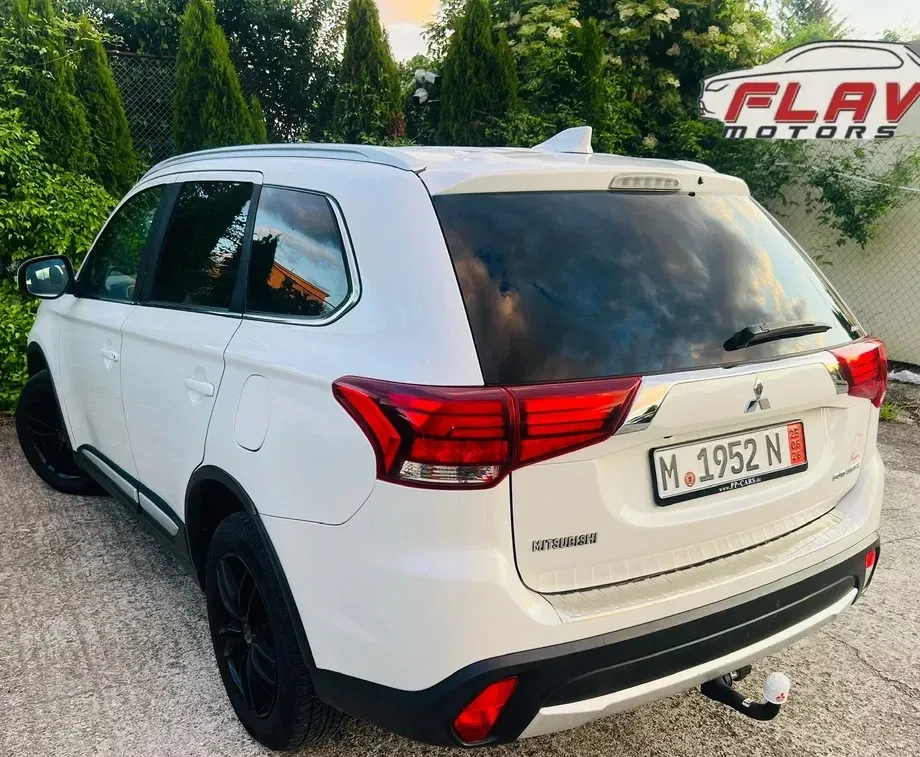 Mitsubishi Outlander 2.2 DI-D 4WD Automatik Plus — imagine 4