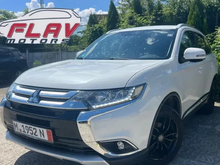 Mitsubishi Outlander 2.2 DI-D 4WD Automatik Plus