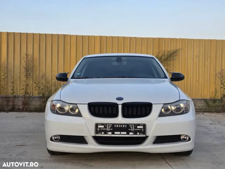 BMW Seria 3 E90/E91/E92/E93 [2005 - 2013] 318d DPF Edition Exclusive