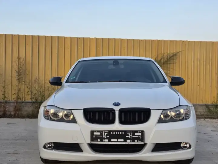 BMW Seria 3 E90/E91/E92/E93 318d DPF Edition Exclusive