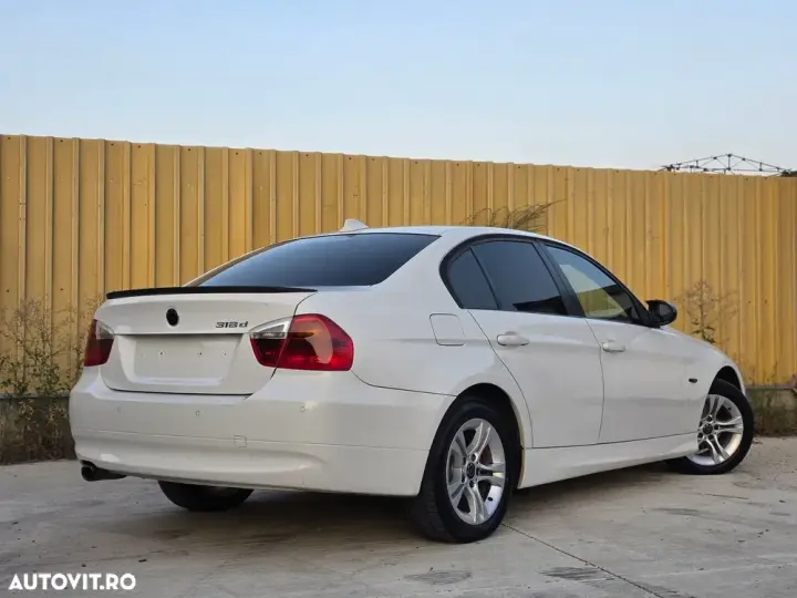 BMW Seria 3 E90/E91/E92/E93 [2005 - 2013] 318d DPF Edition Exclusive