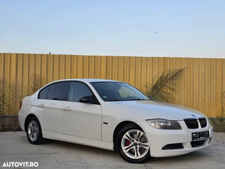 BMW Seria 3 E90/E91/E92/E93 [2005 - 2013] 318d DPF Edition Exclusive