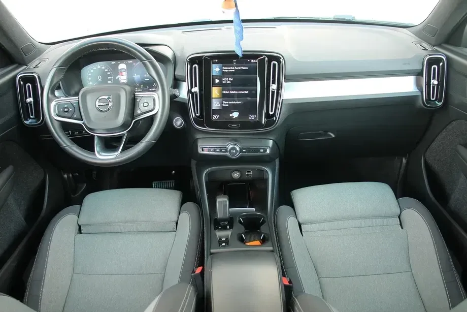 Volvo XC 40 T5 Recharge DKG Inscription Expression — imagine 3