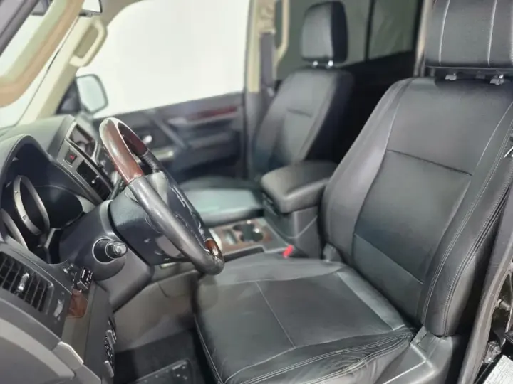 Mitsubishi Pajero 3.2 DI-D Instyle