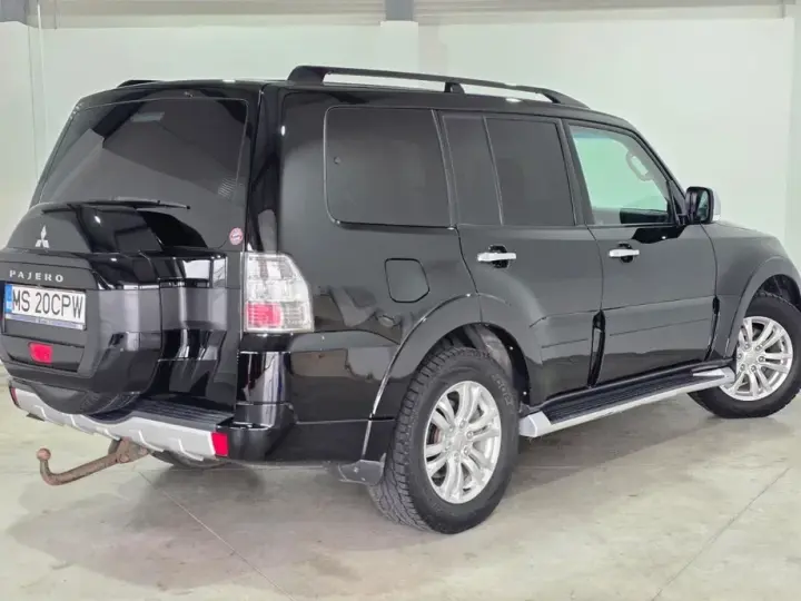 Mitsubishi Pajero 3.2 DI-D Instyle