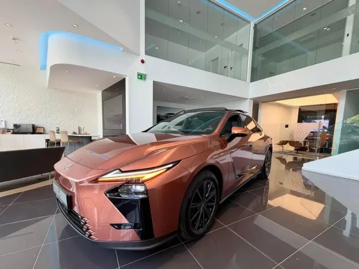 Lexus ES VII 300h 2.5 FWD E-CVT Executive