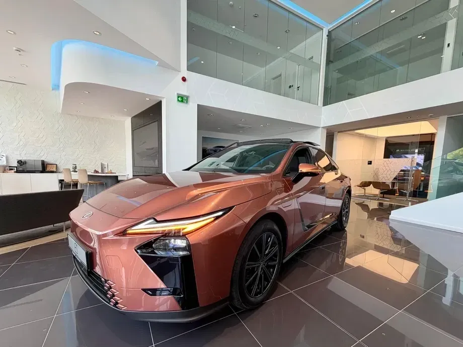 Lexus ES VII 300h 2.5 FWD E-CVT Executive — imagine 3
