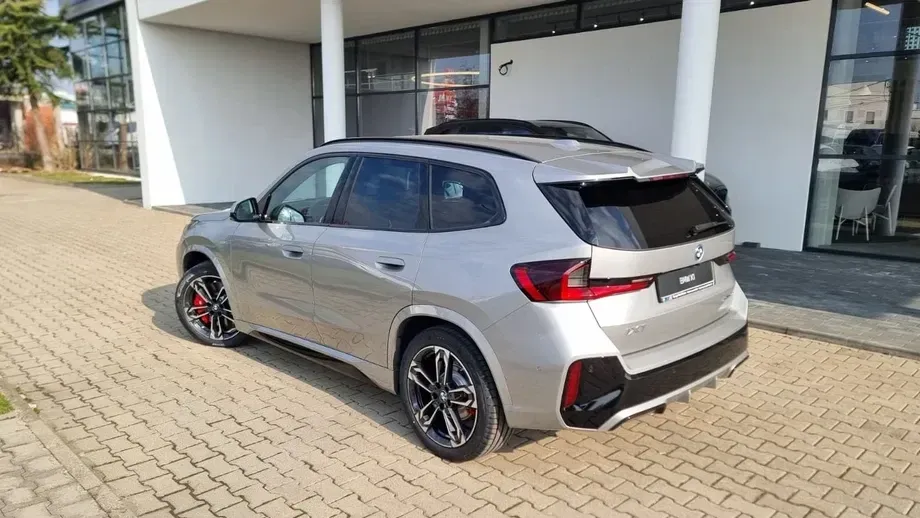 BMW iX1 xDrive30 M Sportpaket — imagine 3