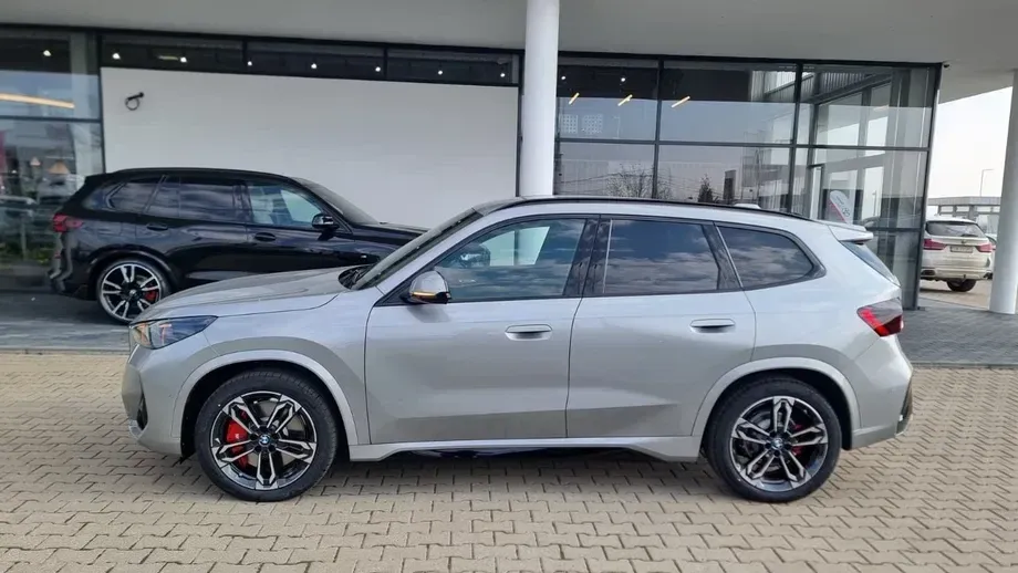 BMW iX1 xDrive30 M Sportpaket — imagine 2