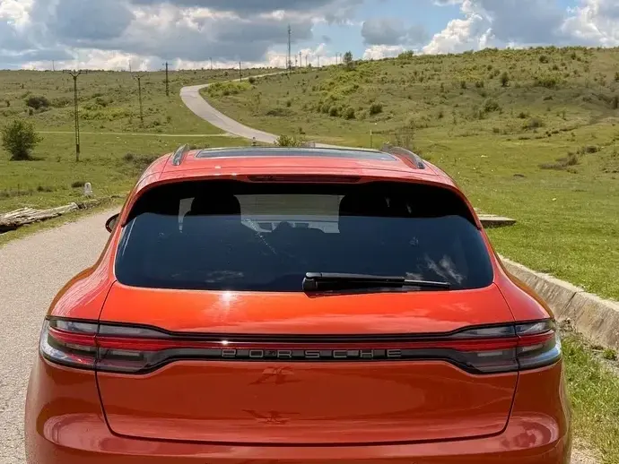 Porsche Macan T