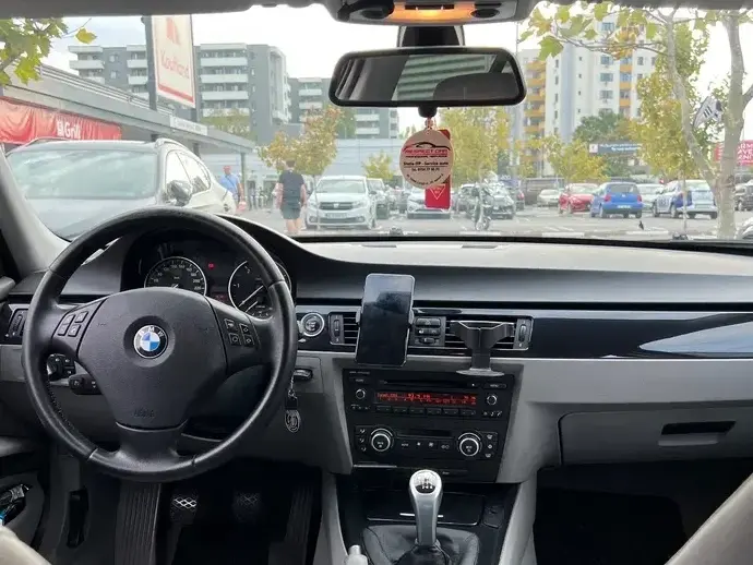 BMW Seria 3 318d
