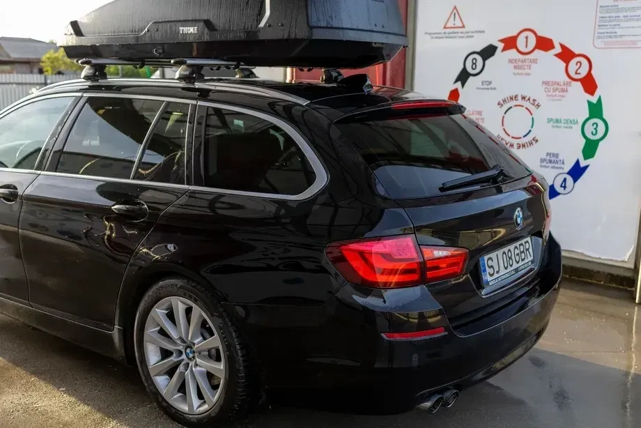 BMW Seria 5 F10/F11/F07 520d Luxury Line — imagine 4
