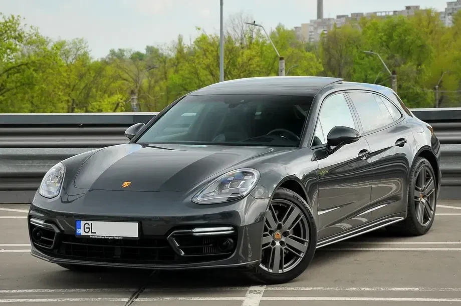 Porsche Panamera 4 Platinum Edition — imagine 2