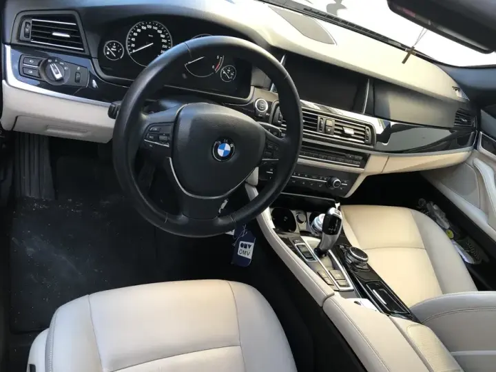 BMW Seria 5 F10/F11/F07 530d xDrive Sport-Aut.