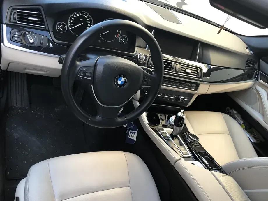 BMW Seria 5 F10/F11/F07 530d xDrive Sport-Aut. — imagine 6