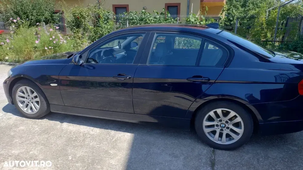 BMW Seria 3 E90/E91/E92/E93 [2005 - 2013] 318d — imagine 6