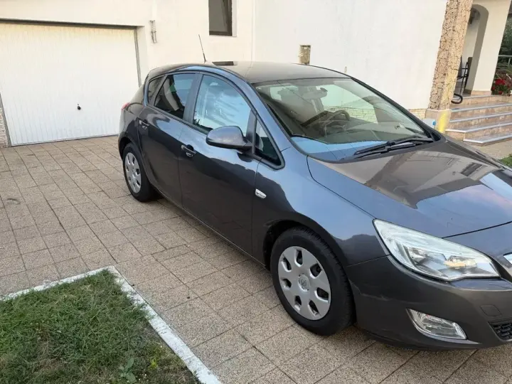 Opel Astra J 1.3 CDTI DPF Active