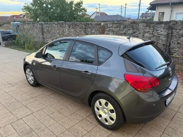 Opel Astra J 1.3 CDTI DPF Active