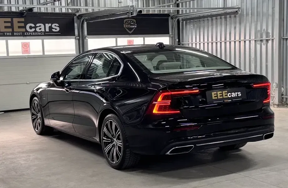 Volvo S60 III T8 Recharge AWD Geartronic Inscription — imagine 5