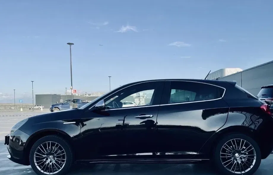Alfa Romeo Giulietta 2.0 Mjet Distinctive — imagine 4