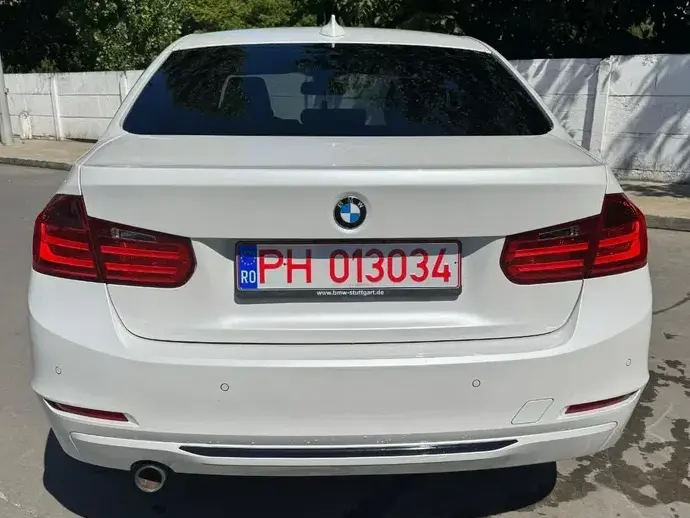 BMW Seria 3 F30/F31/F34 318d Blue Performance Sport Line