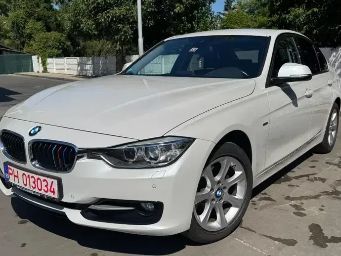 BMW Seria 3 F30/F31/F34 318d Blue Performance Sport Line