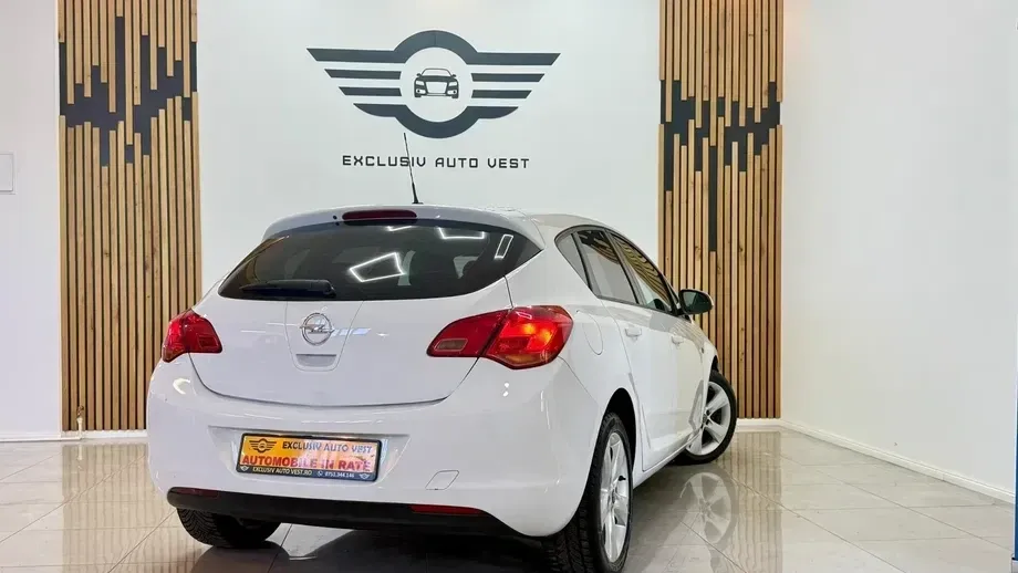 Opel Astra J — imagine 4