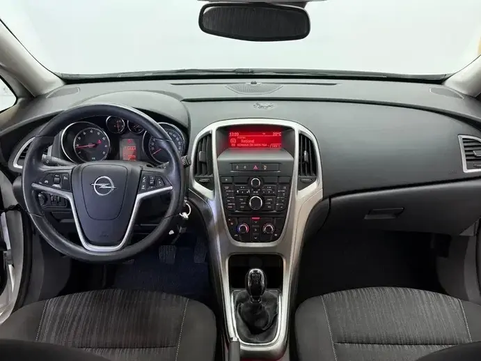 Opel Astra J