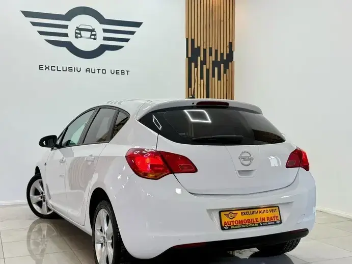 Opel Astra J