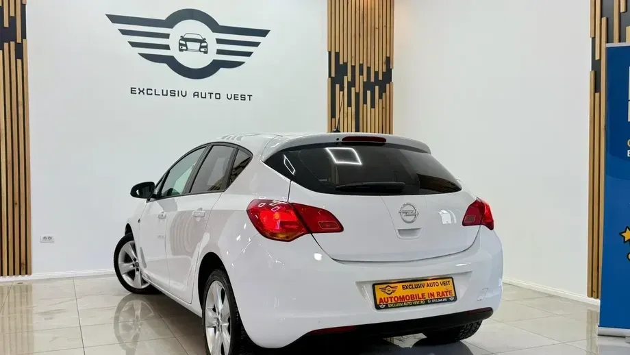 Opel Astra J — imagine 3
