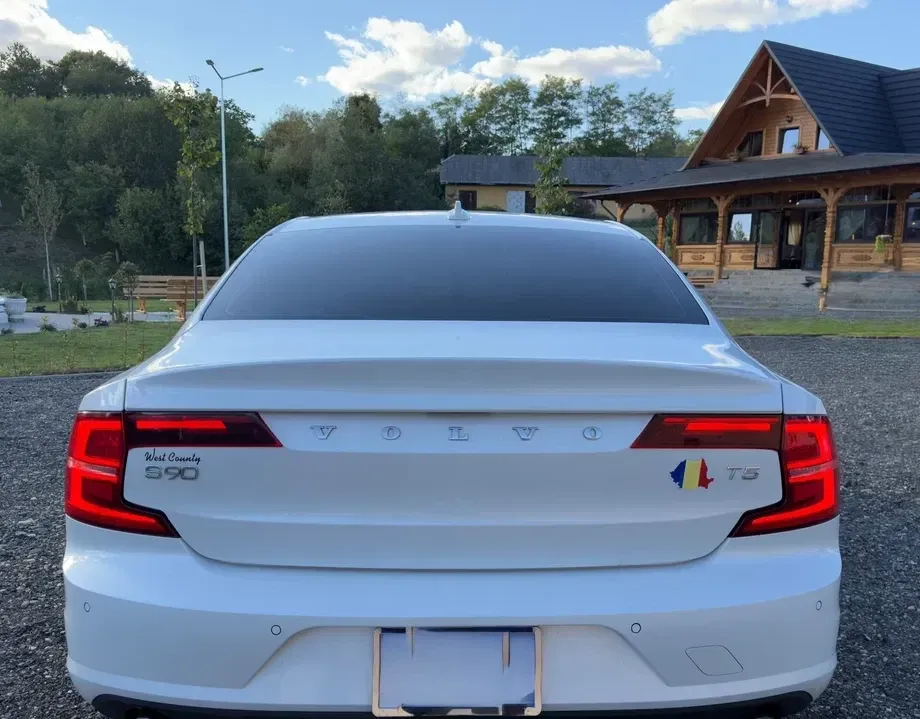 Volvo S90 T5 Momentum — imagine 5