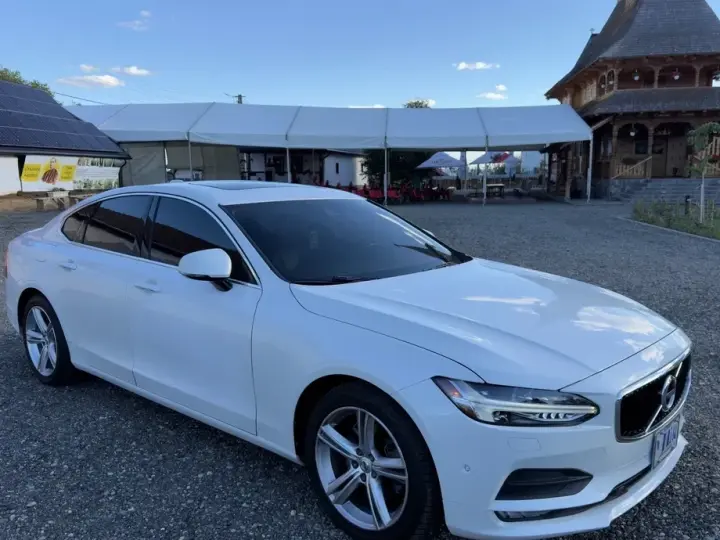 Volvo S90 T5 Momentum