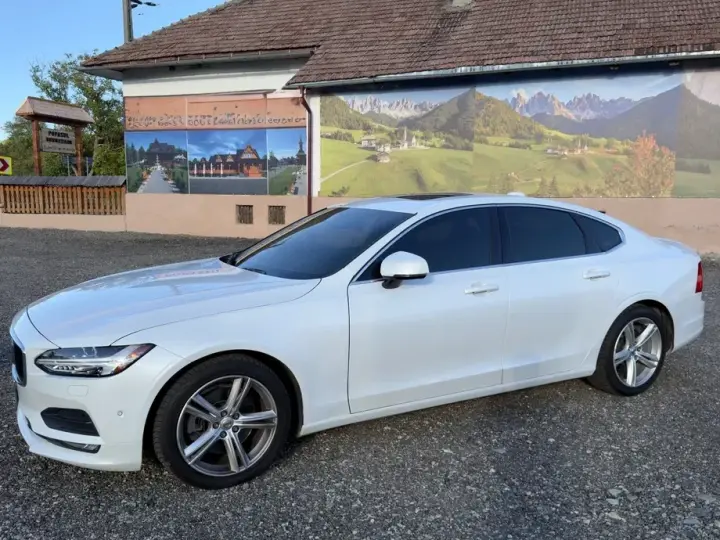 Volvo S90 T5 Momentum