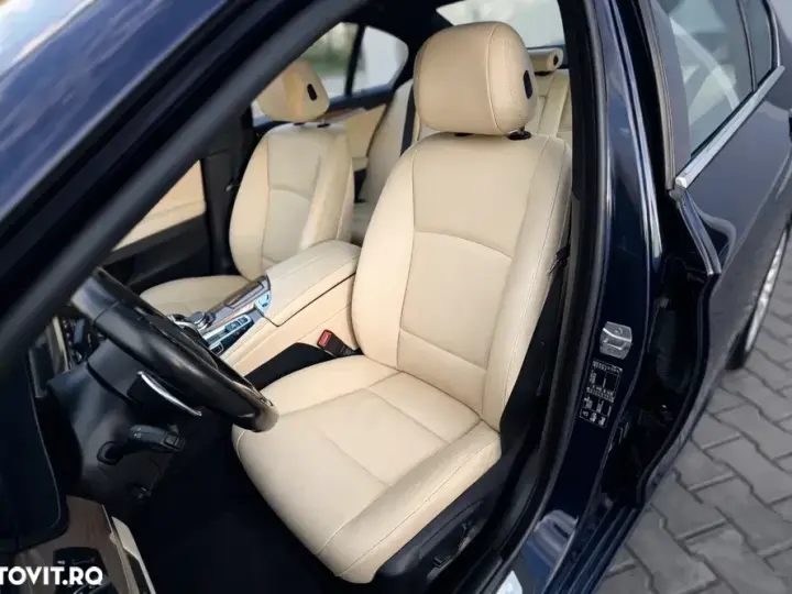 BMW Seria 5 F10/F11/F07 [2010 - 2017] 525d xDrive Aut. Luxury Line