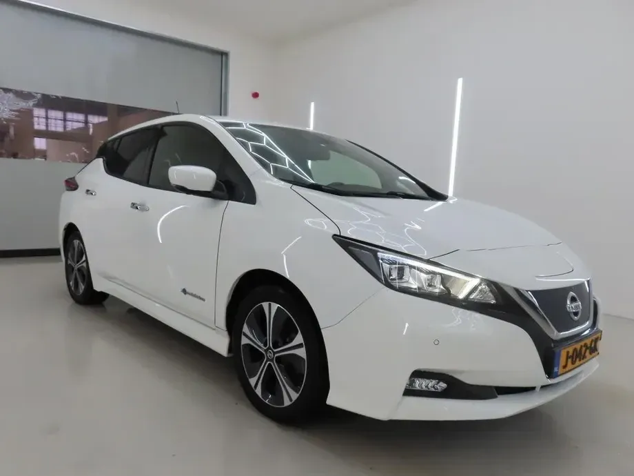 Nissan Leaf II 40 kWh Tekna — imagine 3