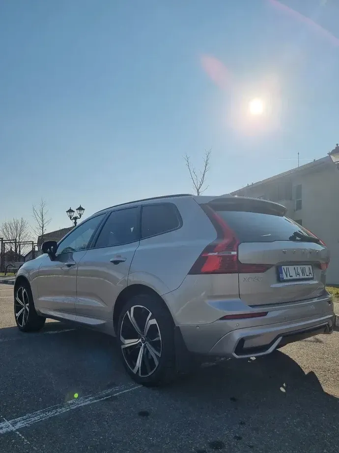 Volvo XC 60 II B4 B Plus Dark — imagine 5