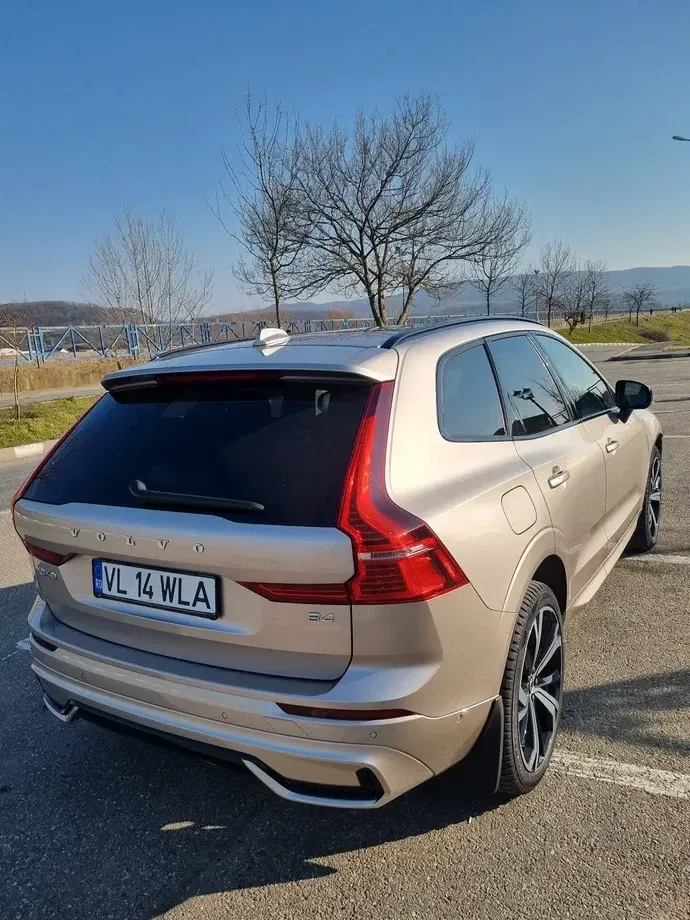 Volvo XC 60 II B4 B Plus Dark — imagine 6