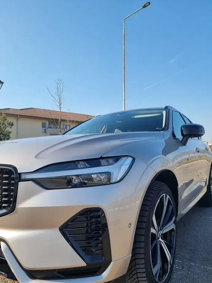 Volvo XC 60 II B4 B Plus Dark — imagine 4