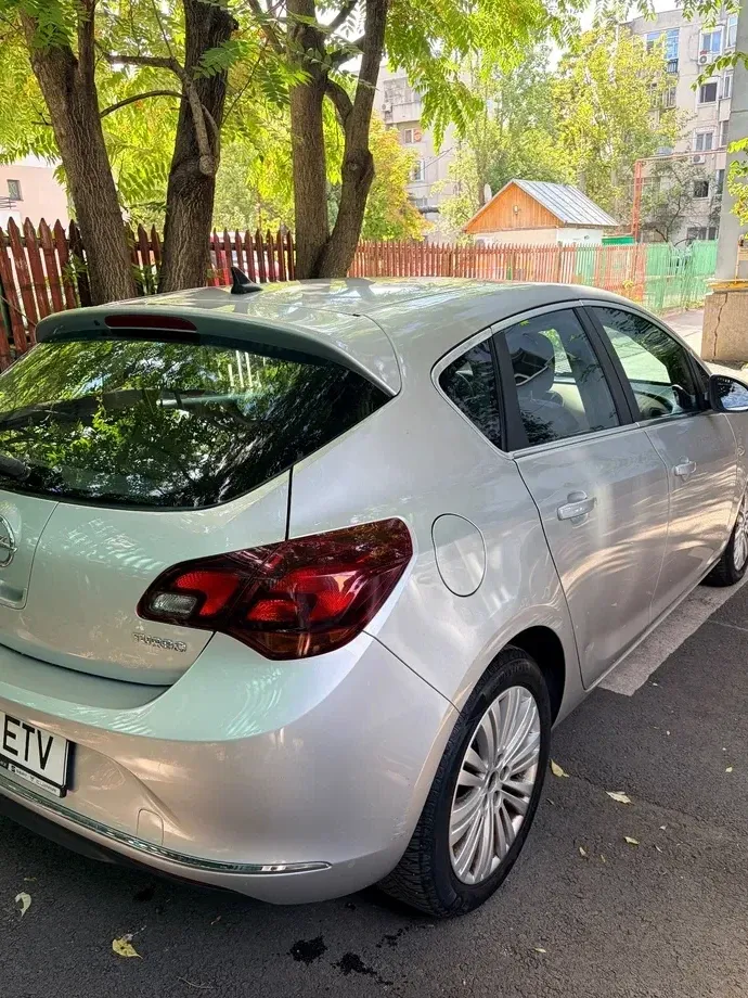 Opel Astra 1.4 Turbo ECOTEC Aut. Cosmo — imagine 4