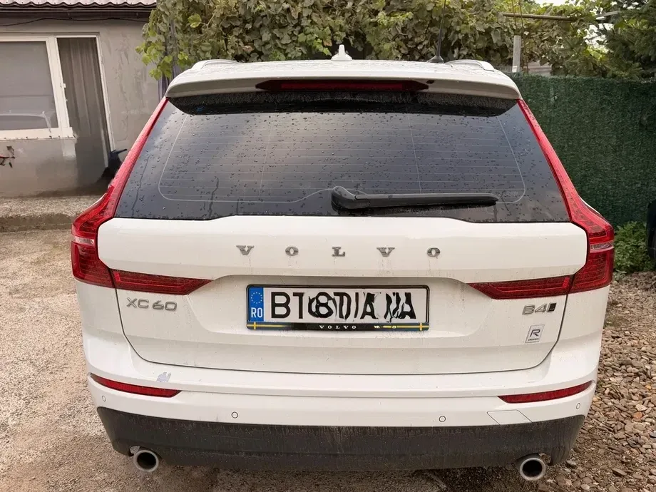 Volvo XC 60 II B4 MHEV R-Design — imagine 2