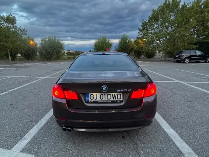 BMW Seria 5 F10/F11/F07 [2010 - 2017] 520d Aut. Luxury Line