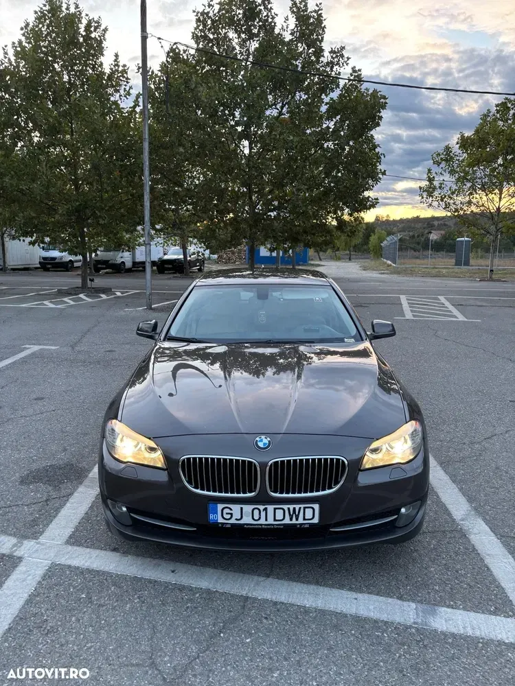 BMW Seria 5 F10/F11/F07 [2010 - 2017] 520d Aut. Luxury Line — imagine 2