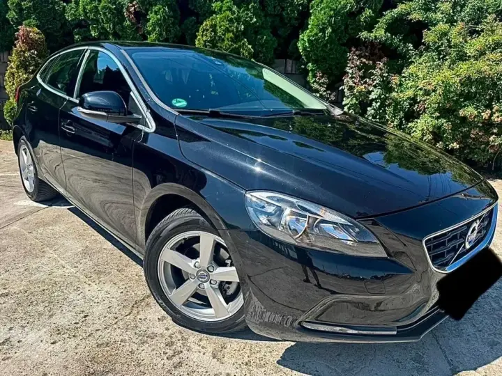 Volvo V40 II