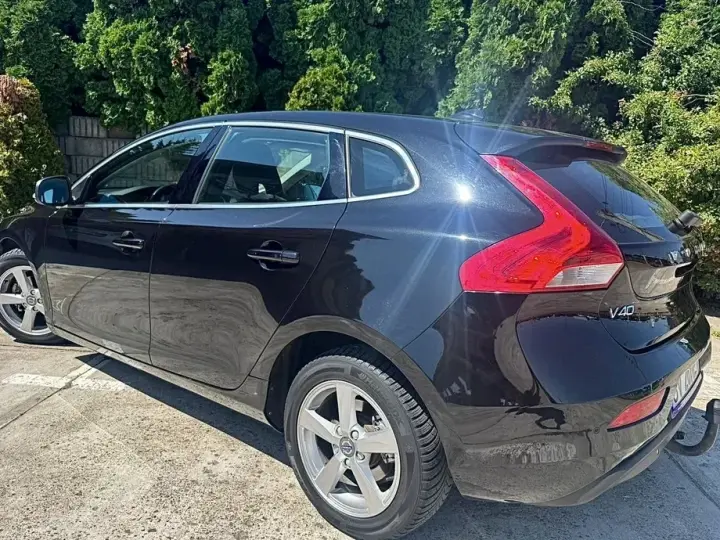 Volvo V40 II