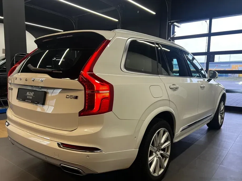 Volvo XC 90 D5 AWD Geartronic Inscription — imagine 3