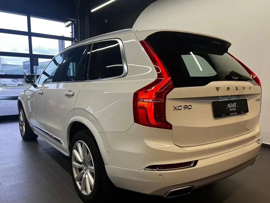 Volvo XC 90 D5 AWD Geartronic Inscription — imagine 2