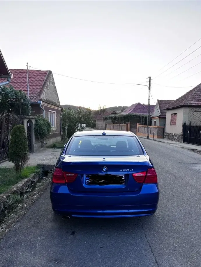 BMW Seria 3 E90/E91/E92/E93 320d — imagine 2