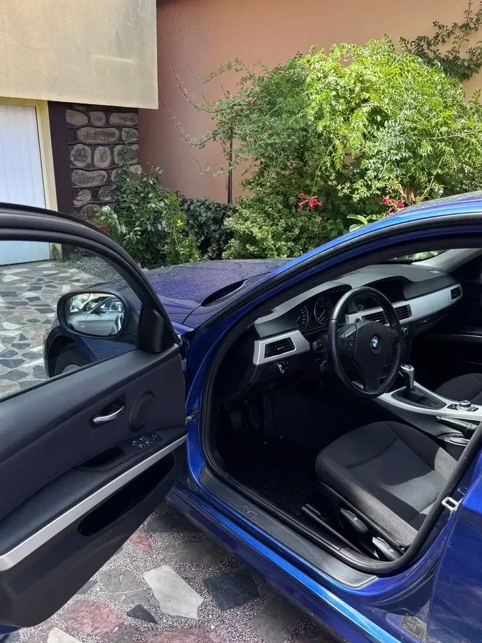 BMW Seria 3 E90/E91/E92/E93 320d — imagine 5