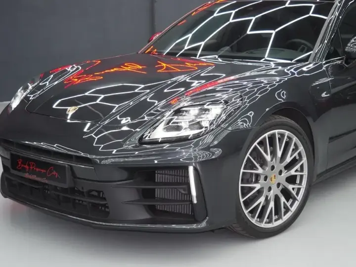 Porsche Panamera 4